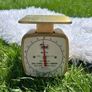 Vintage Ideal Brand 5 lb Scale Tan with Gold Top